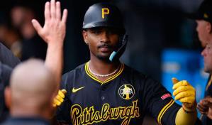 Resumen: Liover Peguero conectó tres cuadrangulares en el triunfo de los Piratas