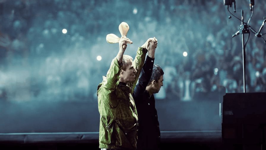 Fallece un hombre al caer de una grada durante un concierto de Oasis en Londres Fallece un hombre al caer de una grada durante un concierto de Oasis en Londres