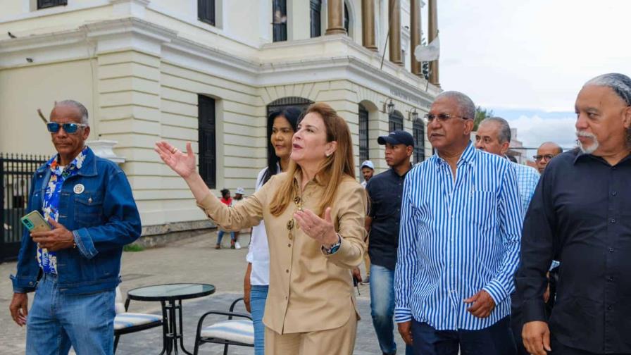 Carolina Mejía visita el Bulevar de los Artistas y destaca el potencial cultural y turístico de Santiago