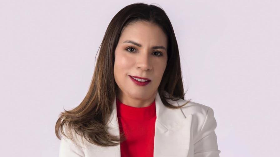 El Senado escoge a María Estela de León Veloz como nueva suplente de la JCE El Senado escoge a María Estela de León Veloz como nueva suplente de la JCE