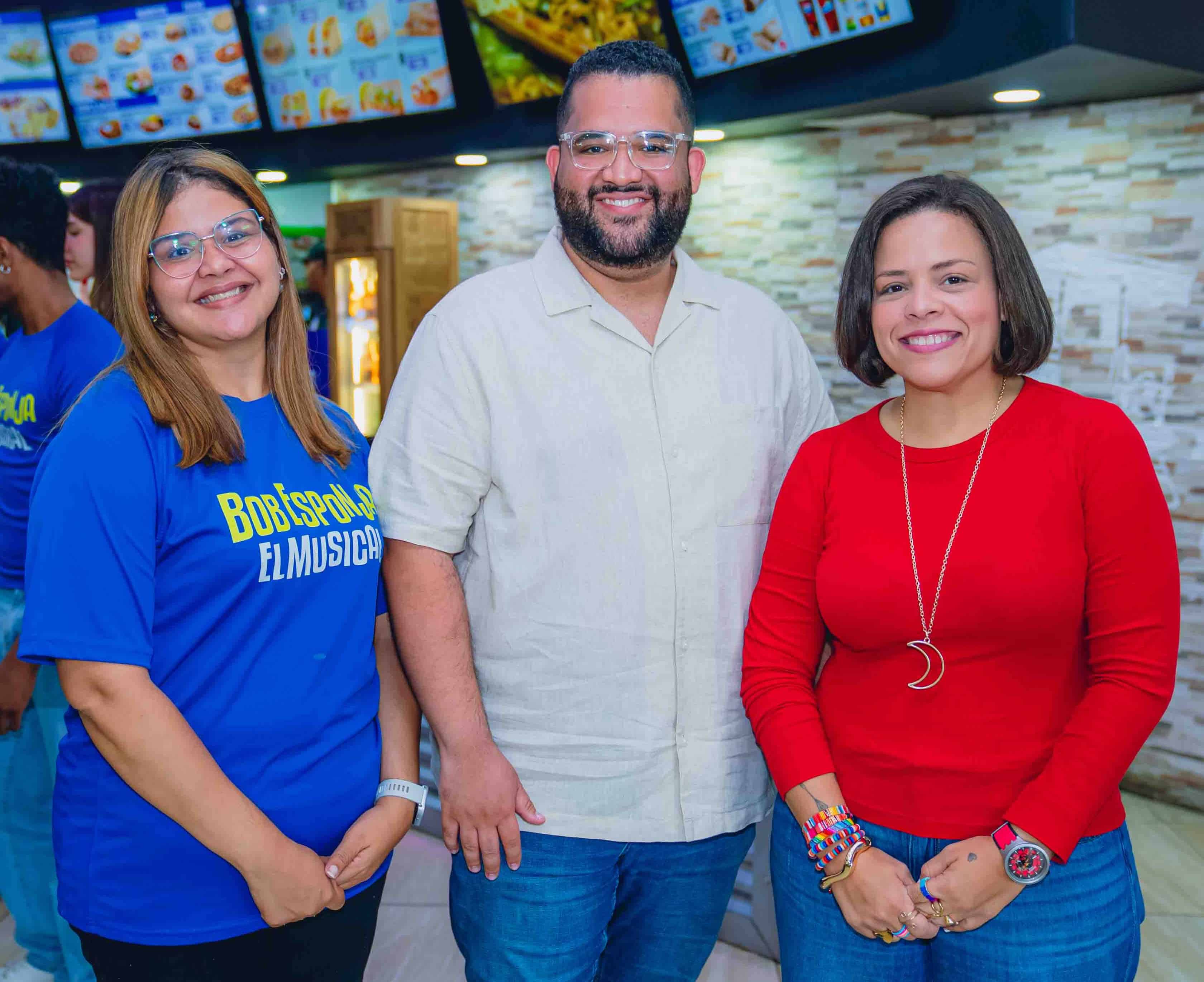 Claudia González, Ramón Ruiz y Anya Damirón.