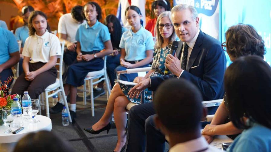 Ministro Luis Miguel De Camps realiza congreso estudiantil con las 18 regionales