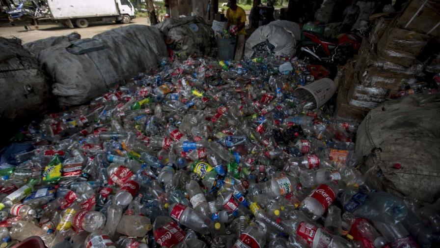 Ginebra, ¿última oportunidad para lograr un tratado contra la polución por plásticos? Ginebra, ¿última oportunidad para lograr un tratado contra la polución por plásticos?