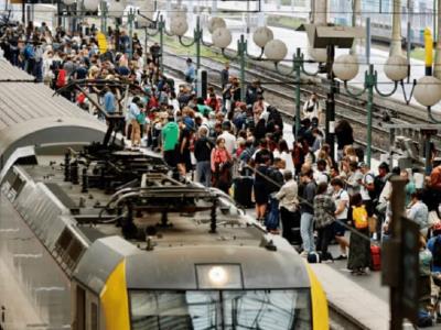Multitud de trenes suspendidos avería eléctrica en París
