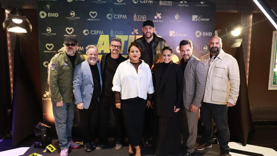 Realizan premier de A tiro limpio, la ópera prima de Jean Guerra