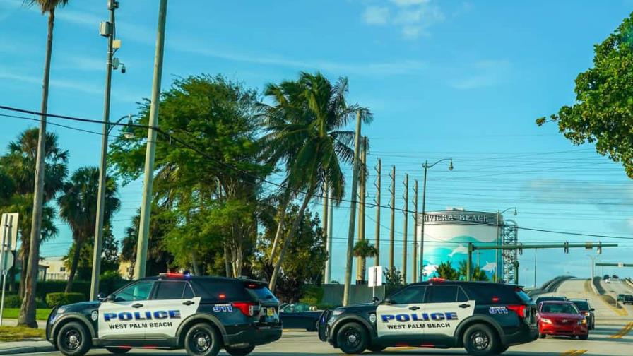 Detienen en aeropuerto de Florida a sospechoso con un rifle de asalto cargado y cuchillos