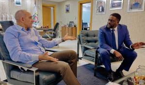 Agente de la DEA visita al presidente de la DNCD; consolidan esfuerzos contra el narcotráfico