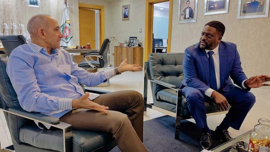 Agente de la DEA visita al presidente de la DNCD; consolidan esfuerzos contra el narcotráfico