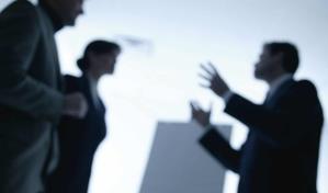 Insultar o mostrar el dedo a un funcionario puede llevar a prisión bajo el nuevo Código Penal