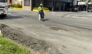Peligroso hoyo en calle Nicolás Ureña de Mendoza en Los Prados preocupa a conductores