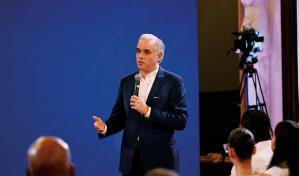 Minerd minimiza críticas sobre el déficit de aulas