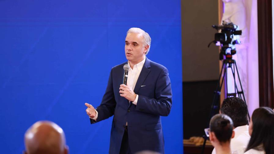 Abinader y Luis Miguel De Camps explican falta de cupo escolar en La Altagracia y Santo Domingo
