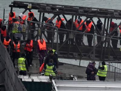 Reino Unido celebra inicio de acuerdo migratorio con Francia