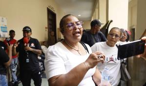 Piden investigar a pareja de joven ultimado durante riña en restaurante de Naco