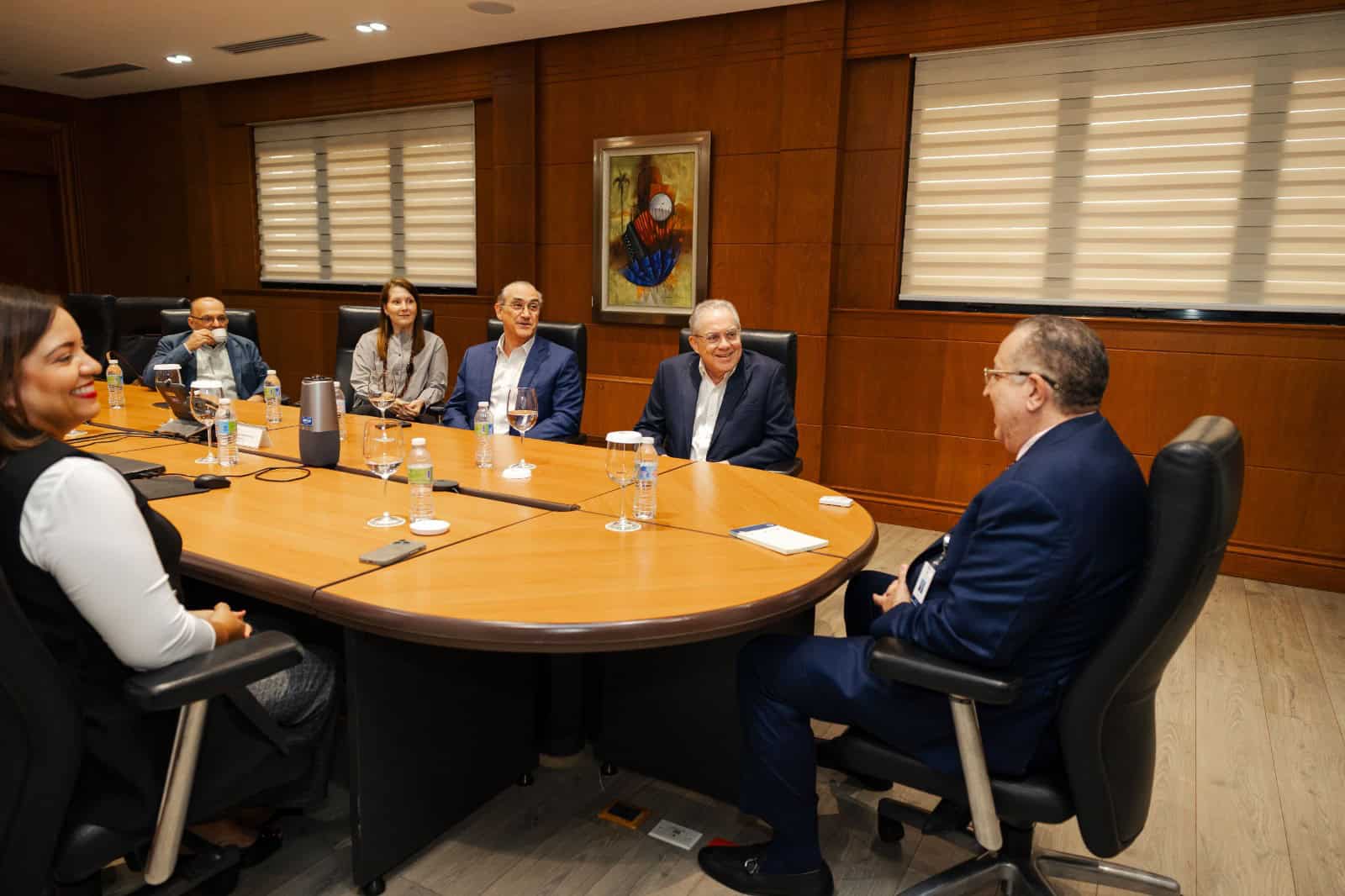 La delegación de la Onec estuvo encabezada por Ernesto Martínez, presidente de la ONEC, e integrada por Mario Lama, pasado presidente; Jennifer Troncoso, directora; Dana Cabral, tesorera; Guillermo Prida, vocal; José Luis Magadán, vocal y pasado presidente, y César Tapia.