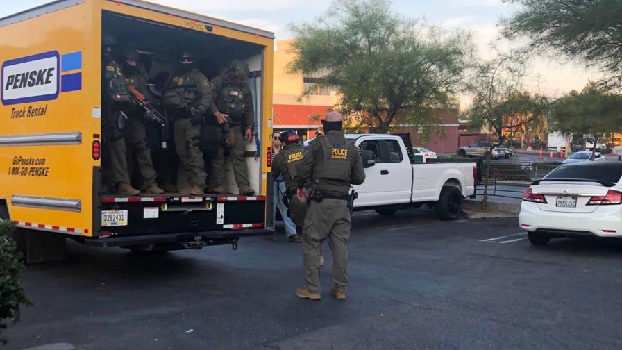 Activistas condenan que agentes migratorios se camuflen en camión de mudanzas para redada
