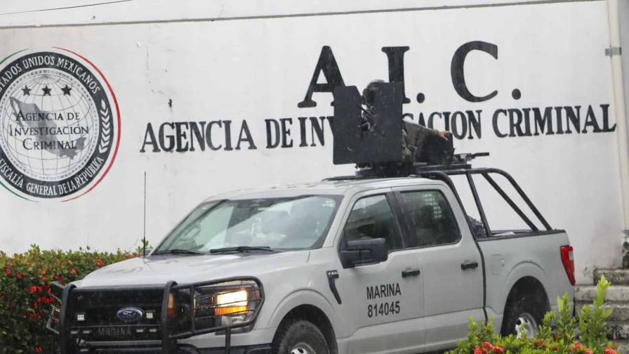 Caravana de migrantes parte del sur de México hacia la capital tras arresto de activista