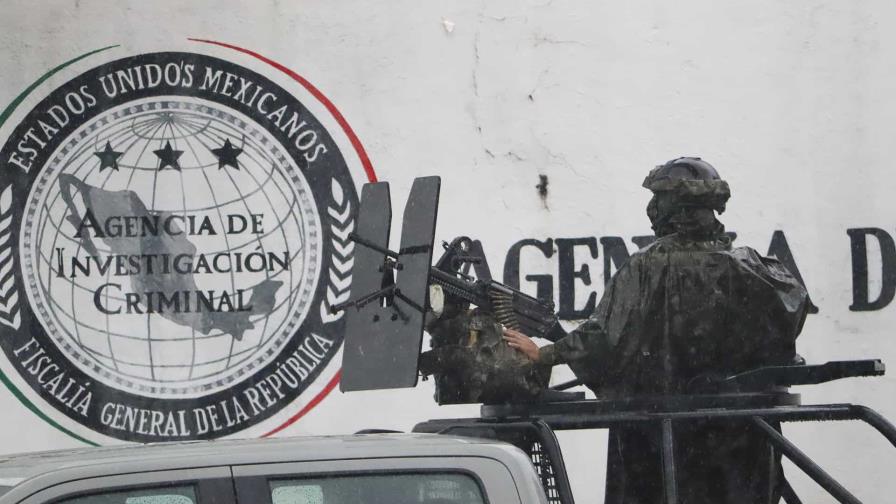 Autoridades detienen a principal organizador de caravana de migrantes en sur de México