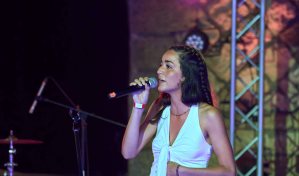 Concierto acústico de Hakuna emociona a audiencia en Altos de Chavón