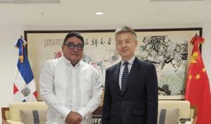 Miguel Calzada León Cónsul Honorario de Mongolia en RD, realiza visita al embajador de China