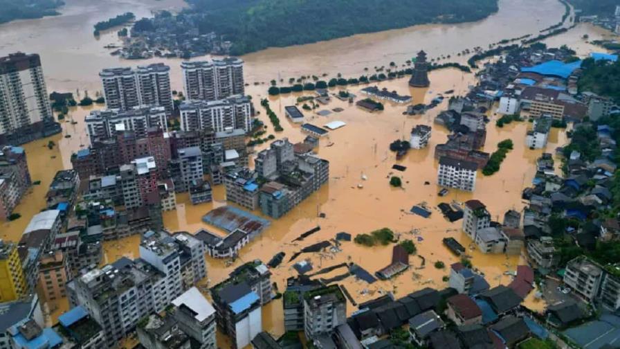 Miles de evacuados en China por lluvias torrenciales, inundaciones y deslizamientos de tierra