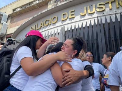 Madre claman libertad de sus hijos detenidos en Venezuela