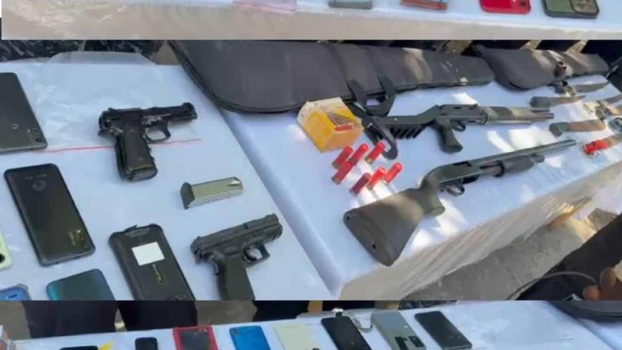 Agentes policiales ocupan más de RD$2 millones en una compraventa clandestina en Barahona Agentes policiales ocupan más de RD$2 millones en una compraventa clandestina en Barahona
