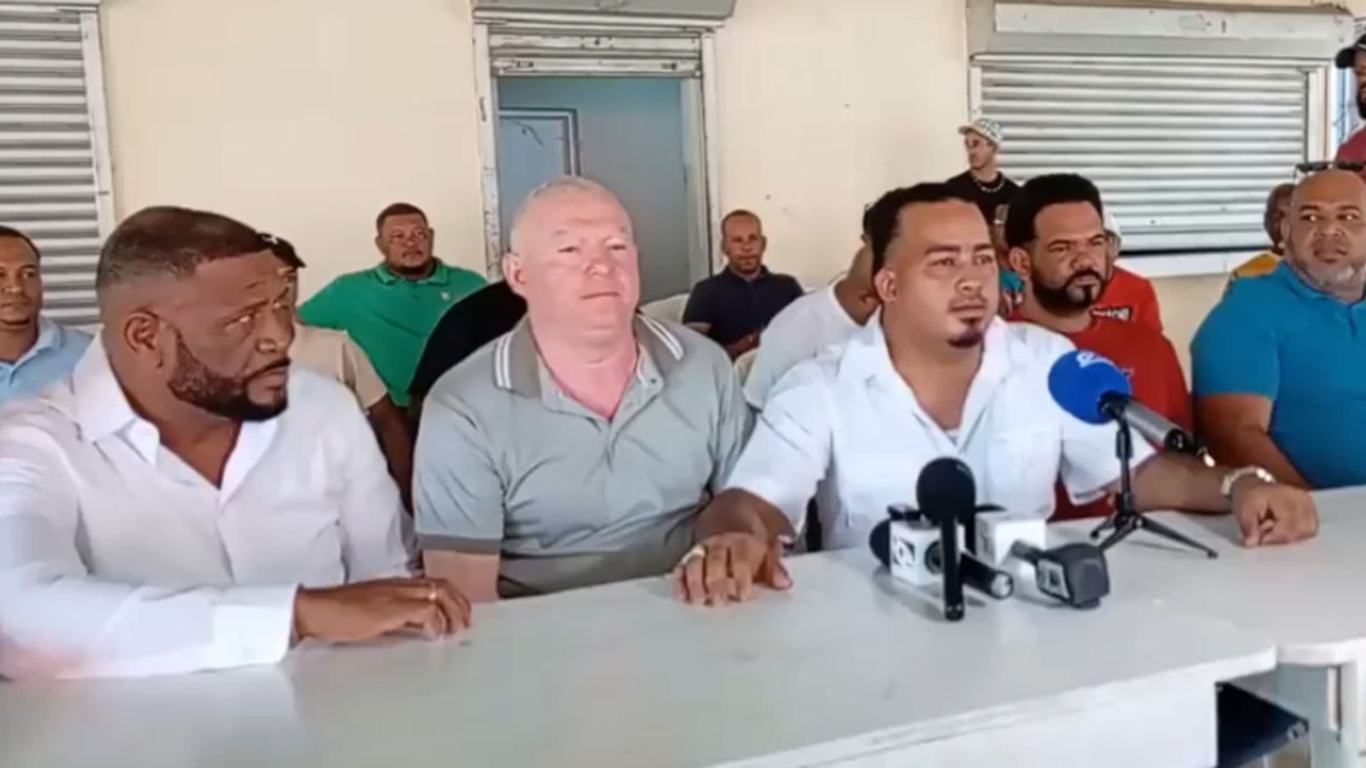 Transportistas de Santiago rechazan creación de nueva ruta y exigen diálogo con el alcalde