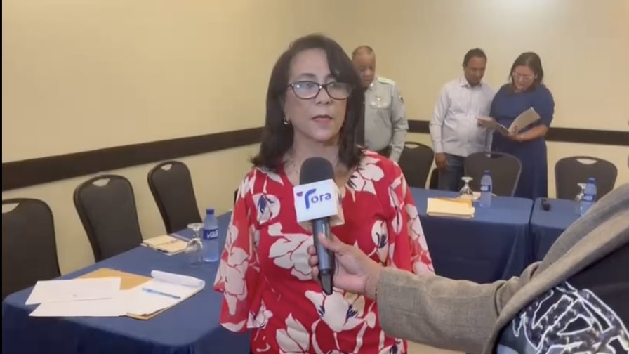 Residentes de Gascue exigen prohibición del paso de camiones y rescate del sector Residentes de Gascue exigen prohibición del paso de camiones y rescate del sector