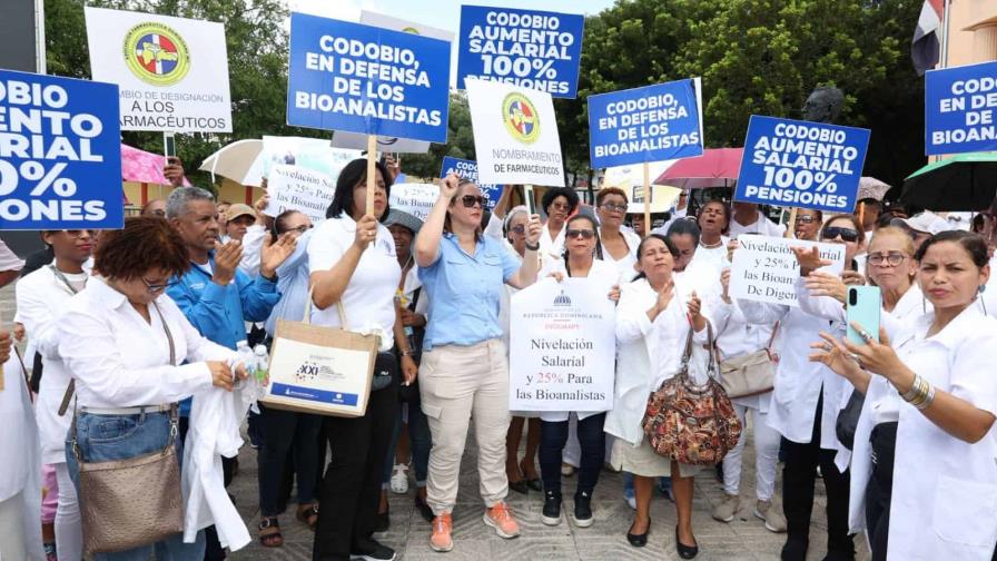 Gremios de salud mantienen presión con paros y manifestaciones en reclamo de reivindicaciones