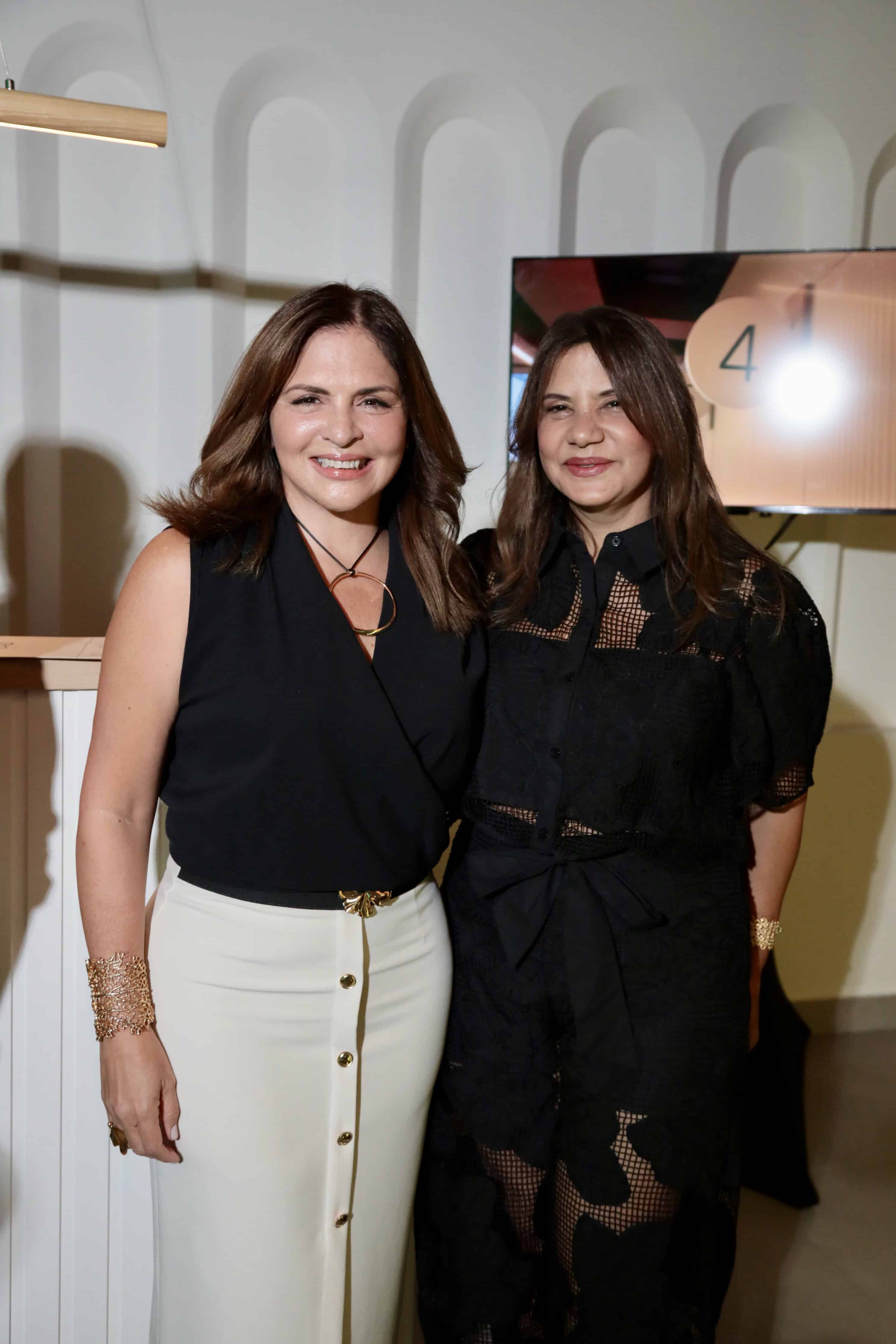 Tania Báez y Rosmery Romero.