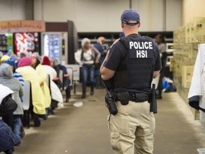 Trump recurre a cárceles locales para albergar migrantes
