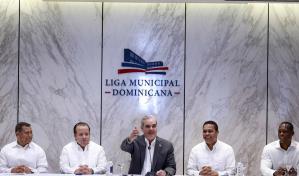 El Gobierno asigna 4,000 millones de pesos a los municipios para construcción de aceras y contenes