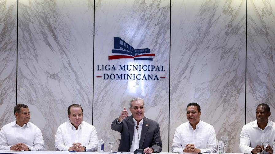 El Gobierno asigna 4,000 millones de pesos a los municipios para construcción de aceras y contenes