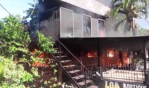 Reconocida estilista local muere en un incendio que destruyó dos viviendas en Gaspar Hernández