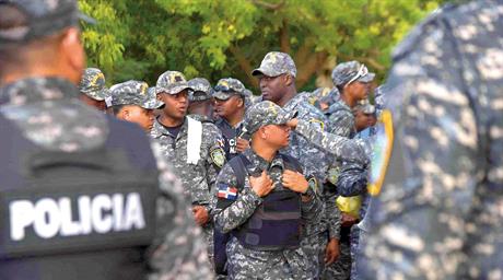 Una jueza del Tribunal Constitucional plantea que se habiliten a militares y policías para votar