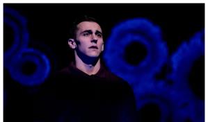 El actor Adam Turck es asesinado tras intervenir en una disputa doméstica para defender a una mujer