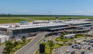 Aerodom explica el funcionamiento del servicio de "shuttle" en el AILA tras quejas