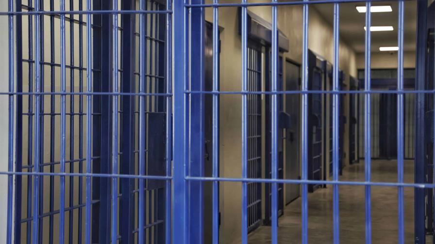 Colombianos señalados por robo recuperan libertad condicional tras retiro de una de las querellas Colombianos señalados por robo recuperan libertad condicional tras retiro de una de las querellas