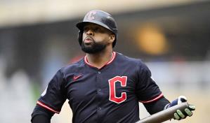 Carlos Santana: su camino hacia los 2,000 hits y 400 jonrones