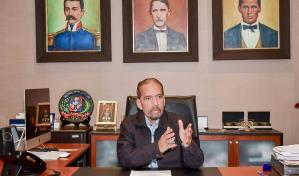 Efemérides Patrias rechaza disculpas por "himno nacional lésbico" y dice continuará proceso legal