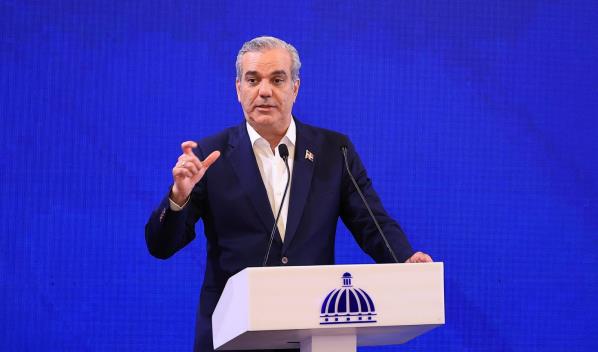 El presidente Luis Abinader encabeza LA Semanal con la Prensa