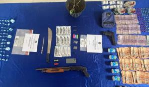 Arrestan a dos hombres durante operativos en Santo Domingo Este; decomisan drogas