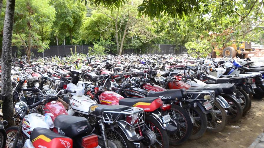 Capturan en Santiago a supuesto pastor acusado de falsificar matrículas para retirar motocicletas