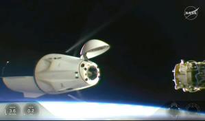 Una tripulación abandona la Estación Espacial Internacional con destino a la Tierra