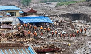 Sube a 13 el número de muertos por inundaciones en el noroeste de China