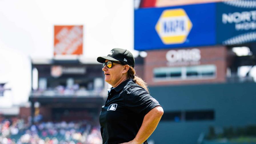 ¡Tarde histórica!: debutó la primera mujer árbitro en un juego de temporada regular de la MLB