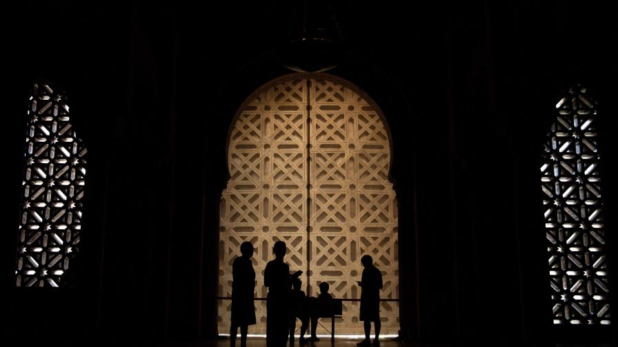 La histórica mezquita española de Córdoba reabre sus puertas tras incendio