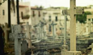 Los muertos también pagan, la guerra por enterrar seres queridos en Haití