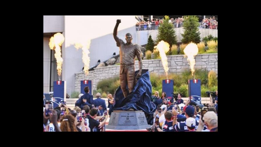 Brady afirma que su estatua no se trata de un jugador, sino de la grandeza de los Patriots Brady afirma que su estatua no se trata de un jugador, sino de la grandeza de los Patriots